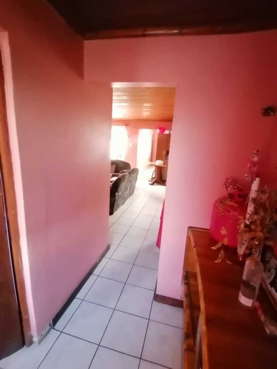  Bedroom Property for Sale in Lentegeur Western Cape